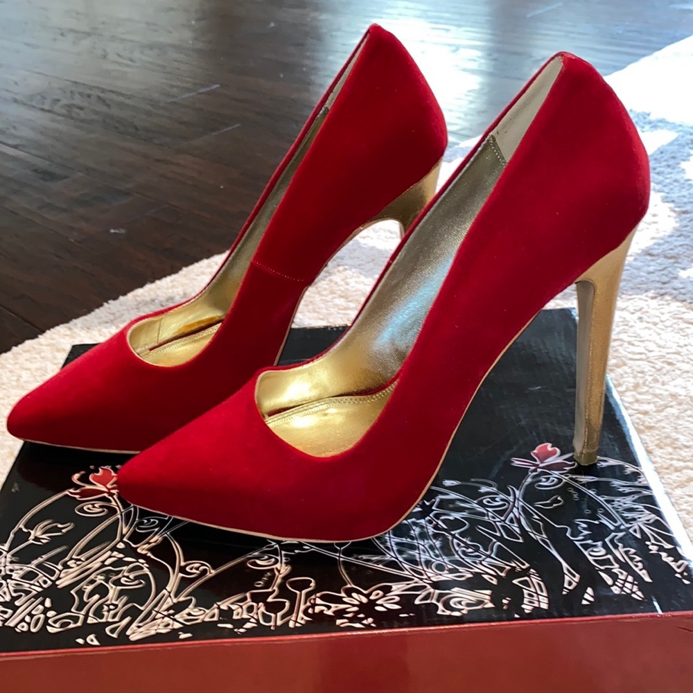 Liliana Red Velvet Pumps with Gold Heel